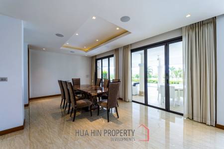Black Mountain Golf Course : 5 Bedroom Luxury Mansion