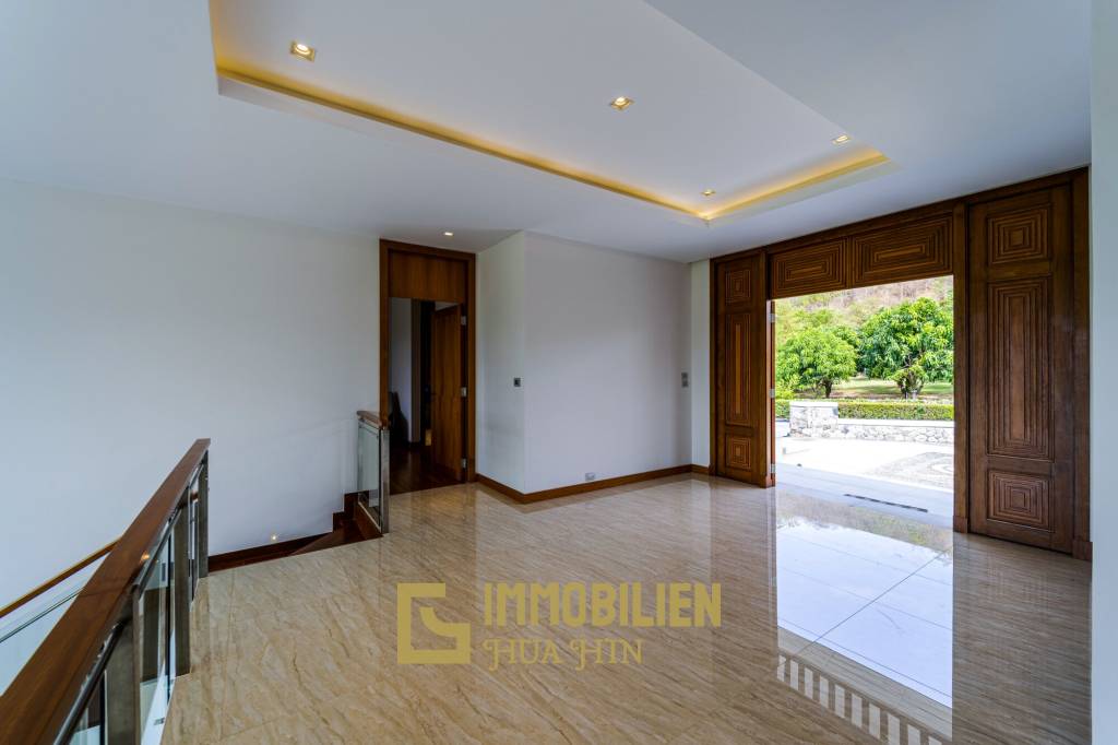 1,738 metro cuadrado 5 ` 6 Baño Villa de Venta