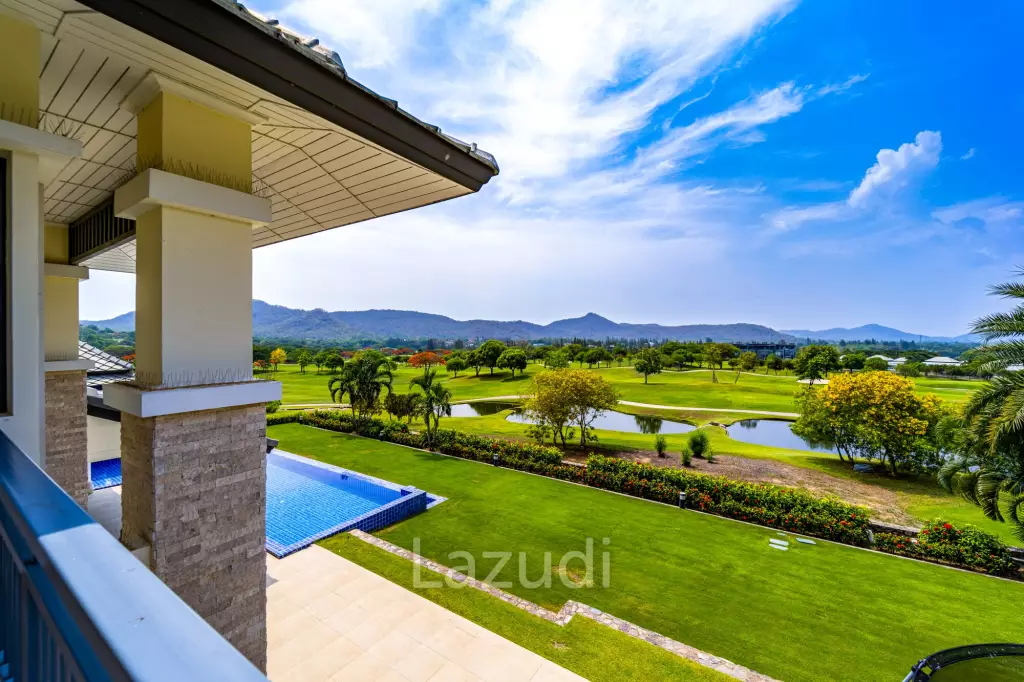 Black Mountain Golf Course: 5 Bedroom Luxury Mansion