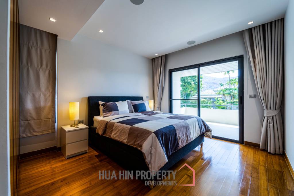 Black Mountain Golf Course : 5 Bedroom Luxury Mansion