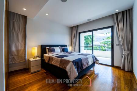 Black Mountain Golf Course : 5 Bedroom Luxury Mansion