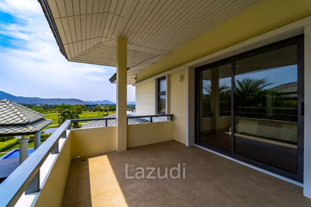 Black Mountain Golf Course: 5 Bedroom Luxury Mansion