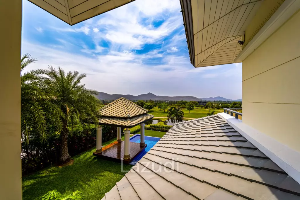 Black Mountain Golf Course: 5 Bedroom Luxury Mansion