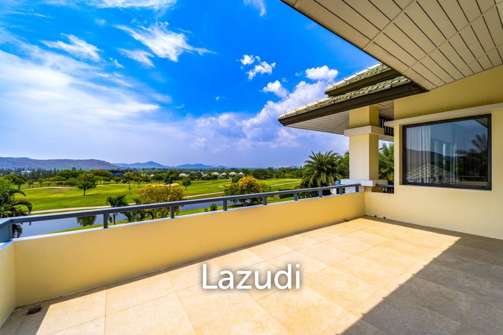 Black Mountain Golf Course: 5 Bedroom Luxury Mansion
