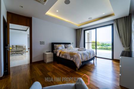 Black Mountain Golf Course : 5 Bedroom Luxury Mansion