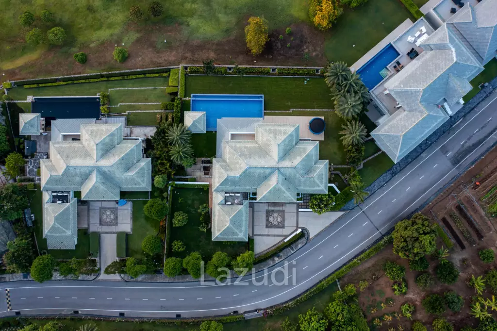 Black Mountain Golf Course: 5 Bedroom Luxury Mansion