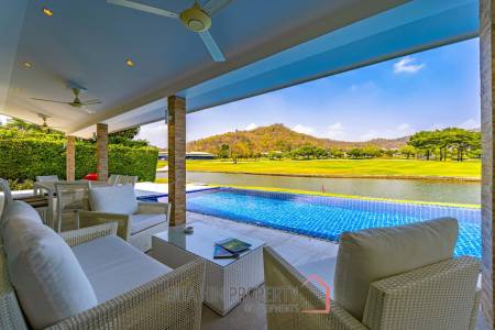Black Mountain: Renovated 3 Bedroom Luxury Villa
