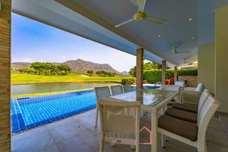 Black Mountain: Renovated 3 Bedroom Luxury Villa