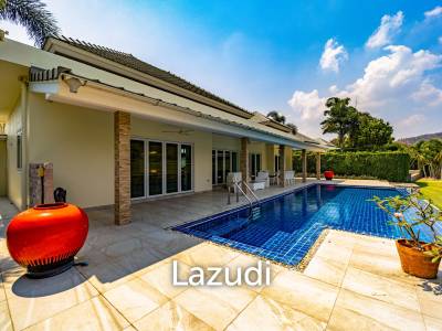 Black Mountain: Renovated 3 Bedroom Luxury Villa