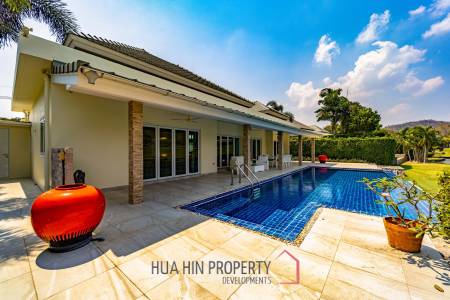 Black Mountain: Renovated 3 Bedroom Luxury Villa