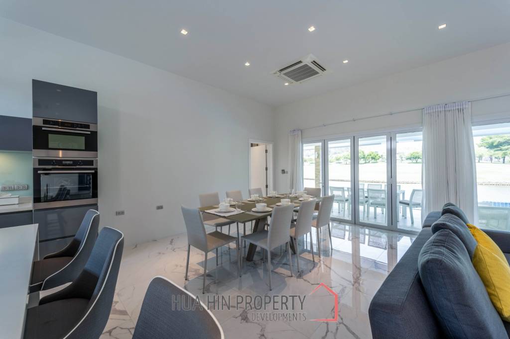 Black Mountain: Renovated 3 Bedroom Luxury Villa