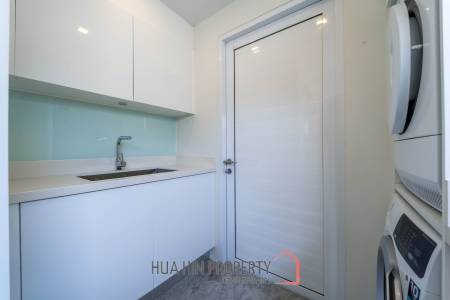 Black Mountain: Renovated 3 Bedroom Luxury Villa