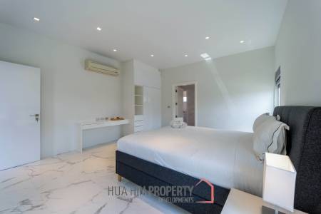 Black Mountain: Renovated 3 Bedroom Luxury Villa