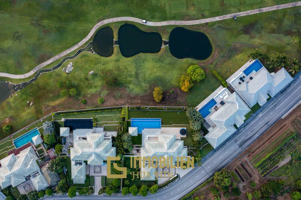 Black Mountain Golf Course : 5 Bedroom Luxury Mansion