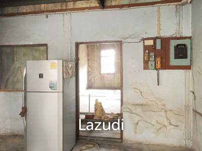 Authentic 3-Bed Townhouse in Heart of Bangkok