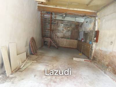 Authentic 3-Bed Townhouse in Heart of Bangkok