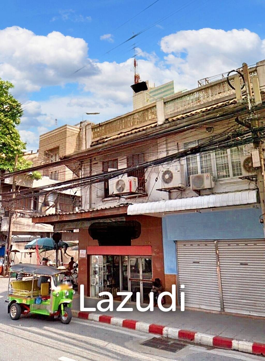 Authentic 3-Bed Townhouse in Heart of Bangkok