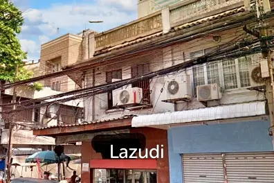 Authentic 3-Bed Townhouse in Heart of Bangkok