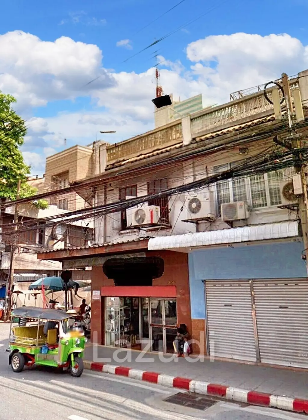 Authentic 3-Bed Townhouse in Heart of Bangkok
