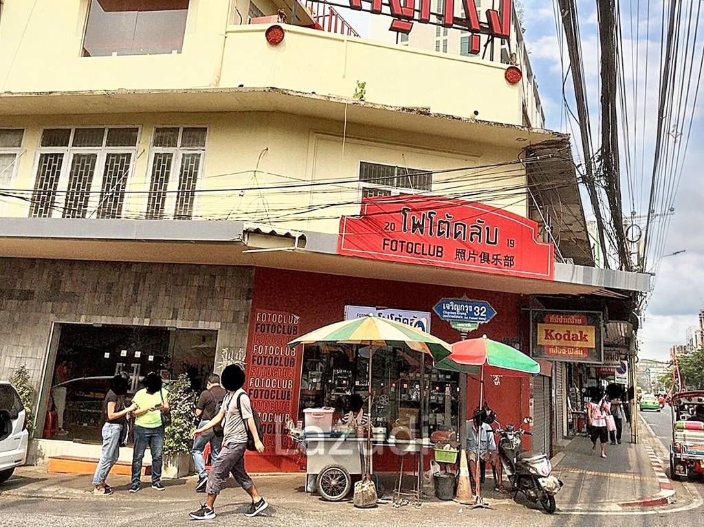 Authentic 3-Bed Townhouse in Heart of Bangkok