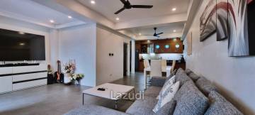 2 Beds 2 Baths Townhouse in Thepprasit Area