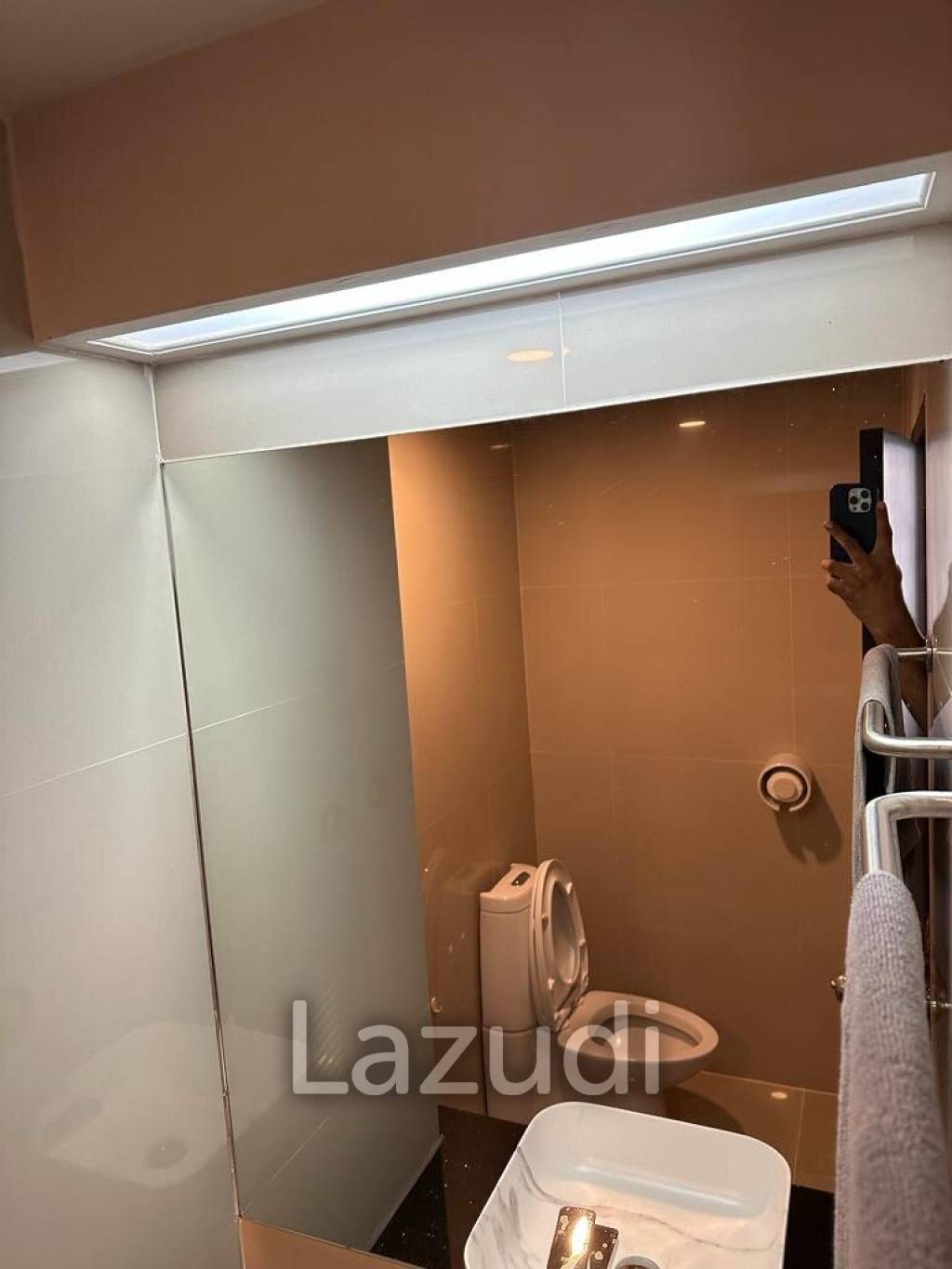 1 Bed 2 Baths 45 SQ.M Twin Peaks Condominium