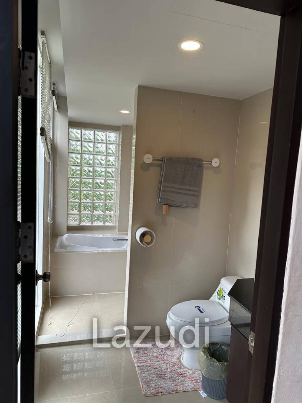 1 Bed 2 Baths 45 SQ.M Twin Peaks Condominium