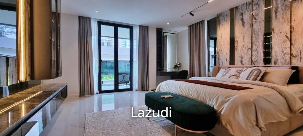 6 Beds 11 Baths  Luxury Pool Villas in Jomtien