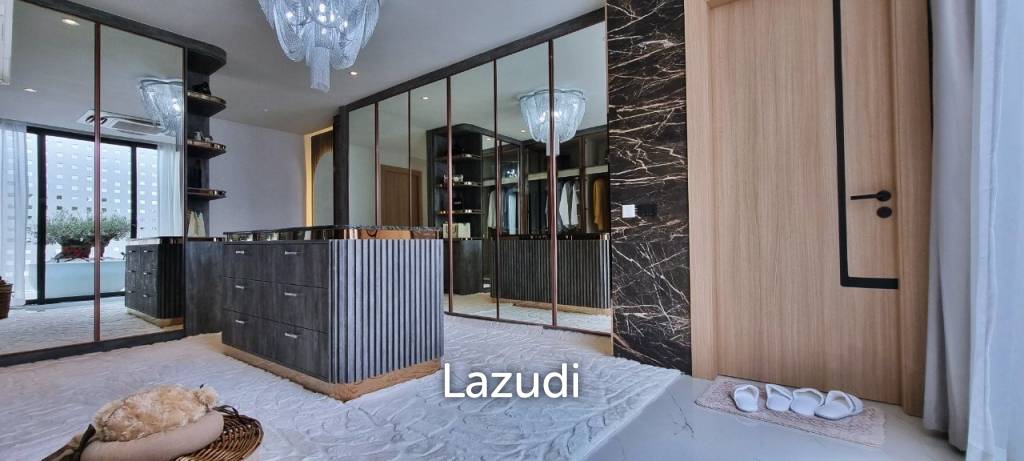 6 Beds 11 Baths  Luxury Pool Villas in Jomtien