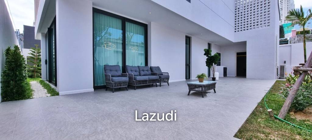 6 Beds 11 Baths  Luxury Pool Villas in Jomtien