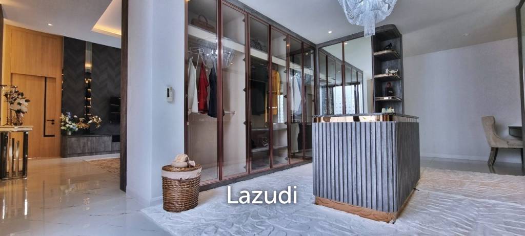 6 Beds 11 Baths  Luxury Pool Villas in Jomtien