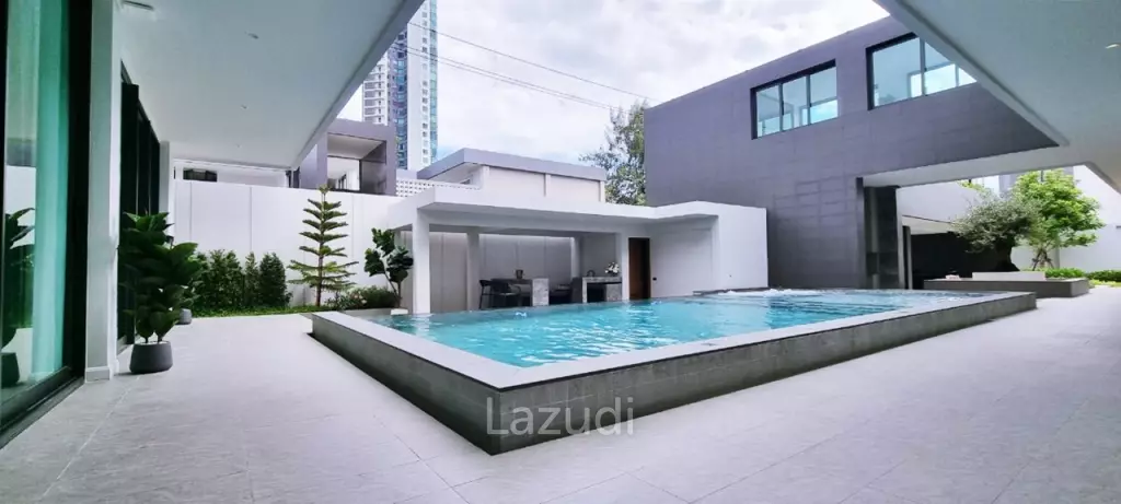 6 Beds 11 Baths  Luxury Pool Villas in Jomtien
