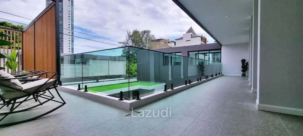 6 Beds 11 Baths  Luxury Pool Villas in Jomtien
