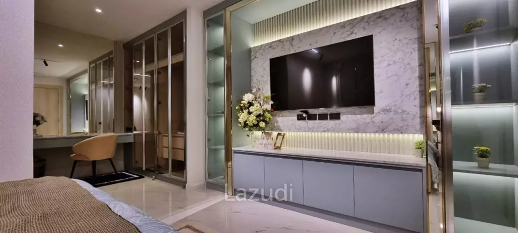 6 Beds 11 Baths  Luxury Pool Villas in Jomtien