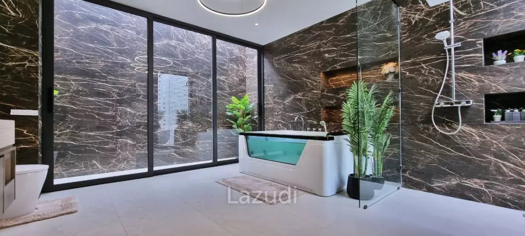 6 Beds 11 Baths  Luxury Pool Villas in Jomtien