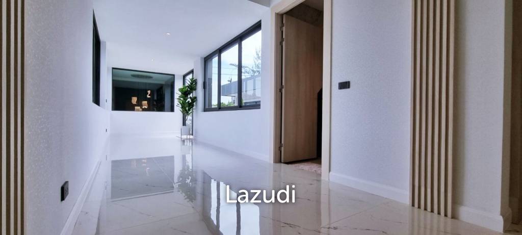 6 Beds 11 Baths  Luxury Pool Villas in Jomtien