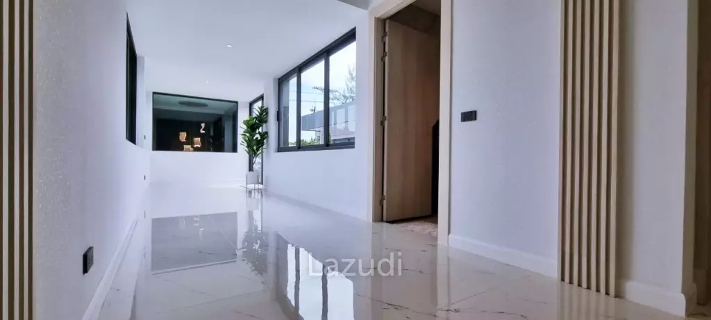 6 Beds 11 Baths  Luxury Pool Villas in Jomtien