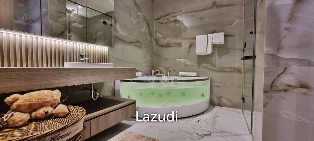 6 Beds 11 Baths  Luxury Pool Villas in Jomtien