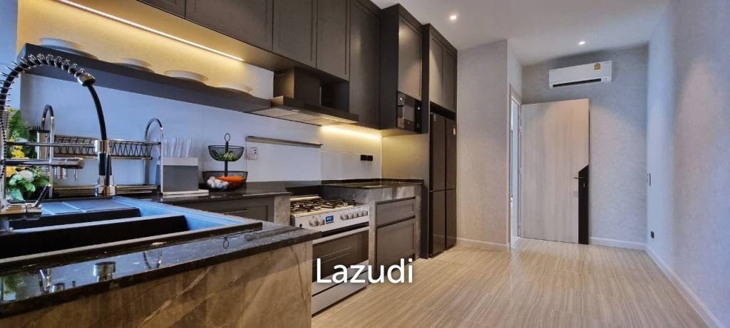 6 Beds 11 Baths  Luxury Pool Villas in Jomtien