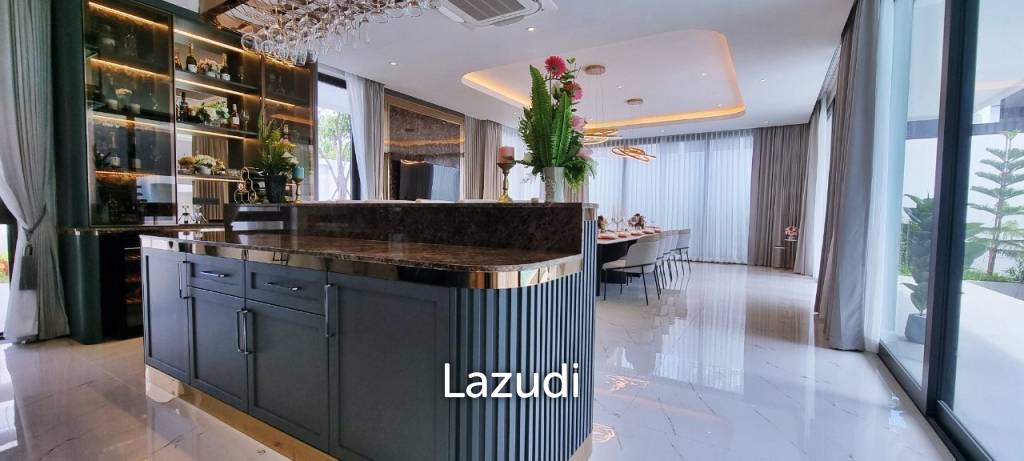 6 Beds 11 Baths  Luxury Pool Villas in Jomtien