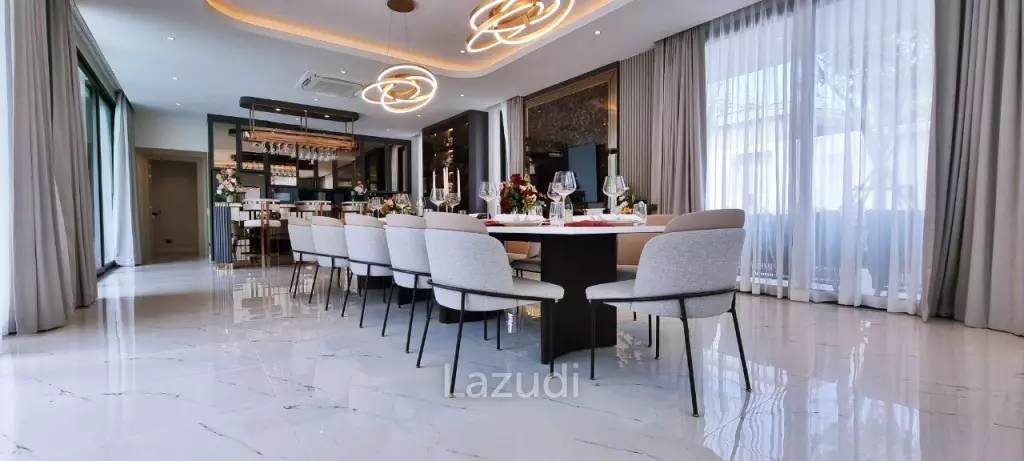 6 Beds 11 Baths  Luxury Pool Villas in Jomtien