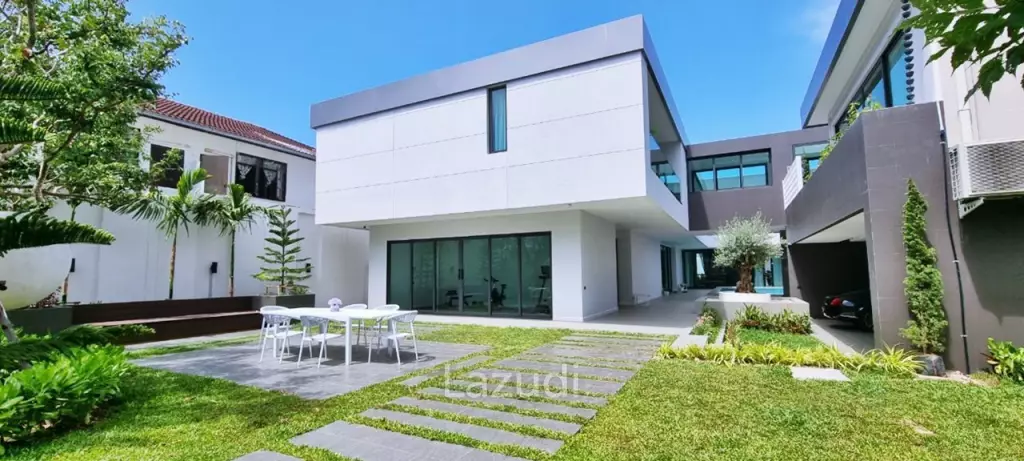 6 Beds 11 Baths  Luxury Pool Villas in Jomtien