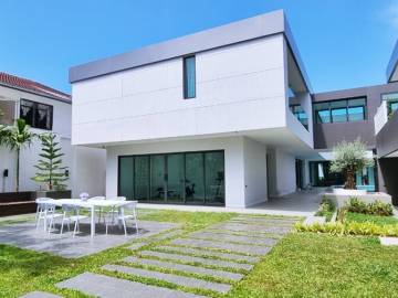 6 Beds 11 Baths Luxury Pool Villas in Jomtien