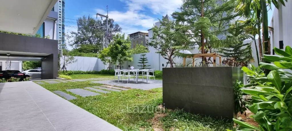 6 Beds 11 Baths  Luxury Pool Villas in Jomtien