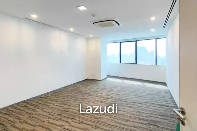 Office for rent in Huaykwang