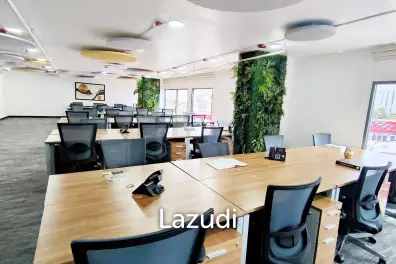 Service office for rent in Phrakhanong