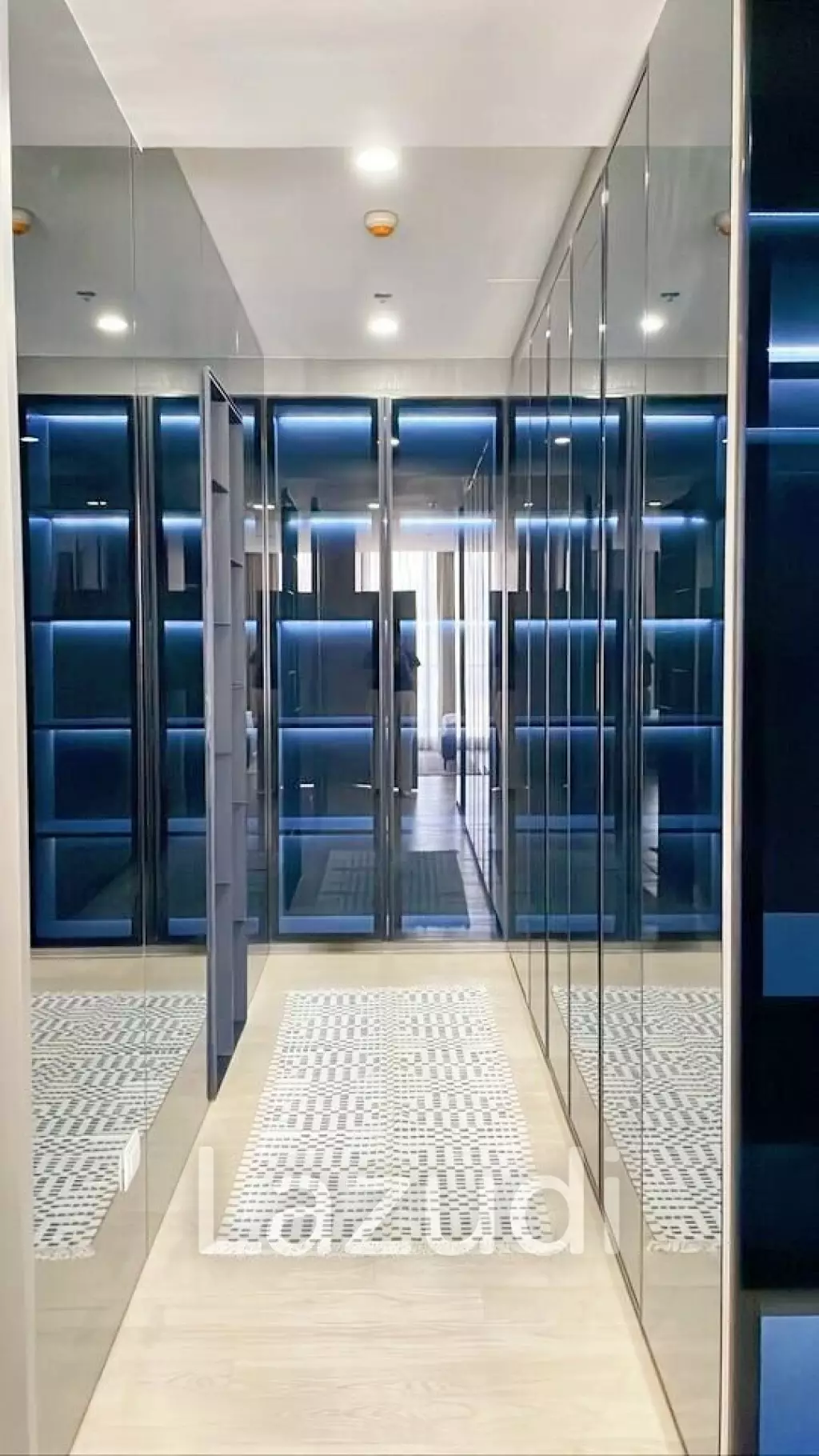 2 Bed 2 Bath 117 SQ.M Noble Ploenchit