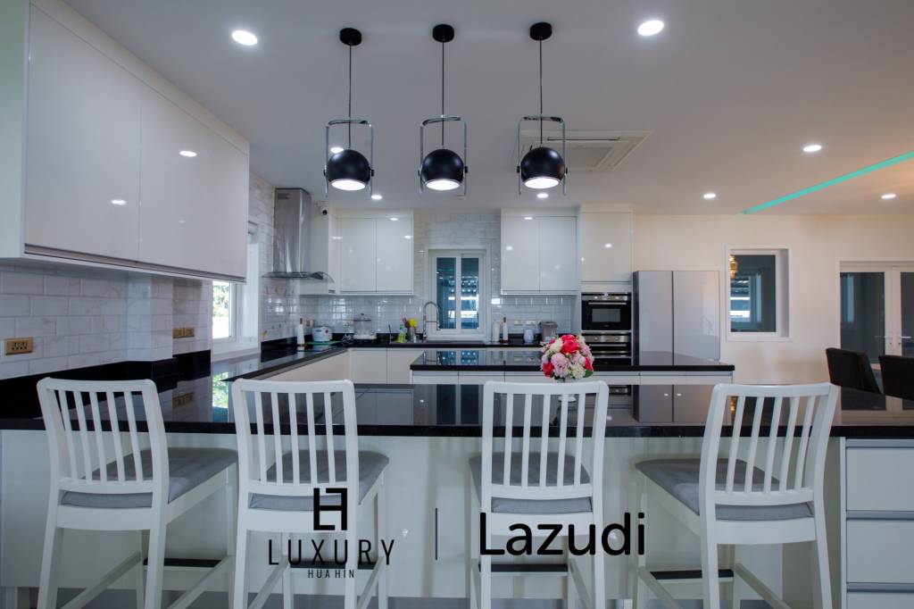 2 Storey 5 Bedroom Modern Villa in Phitsanulok