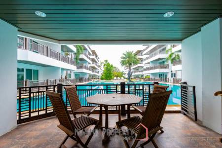 THE BEACH PALACE :  3 Bed Beachfront condo