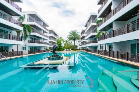 THE BEACH PALACE :  3 Bed Beachfront condo